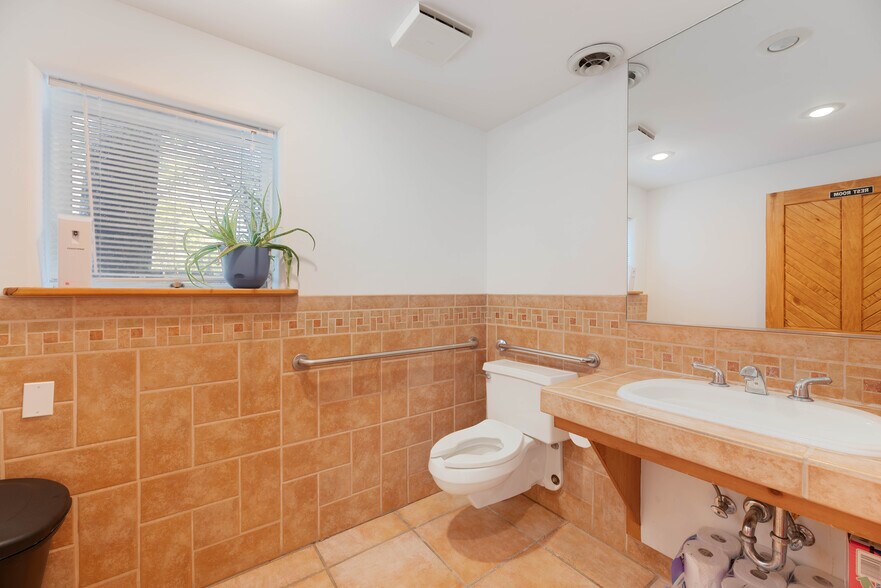 More Photos Of 515 N Beaver St, Flagstaff Loft Creative Space For Sale