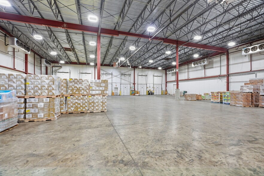 More Photos Of 8201 NE Hickory St, Minneapolis Truck Terminal For Sale