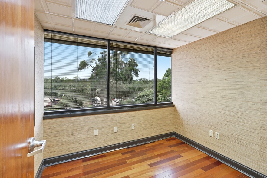 More Photos Of 661 E Altamonte Dr, Altamonte Springs Medical For Sale