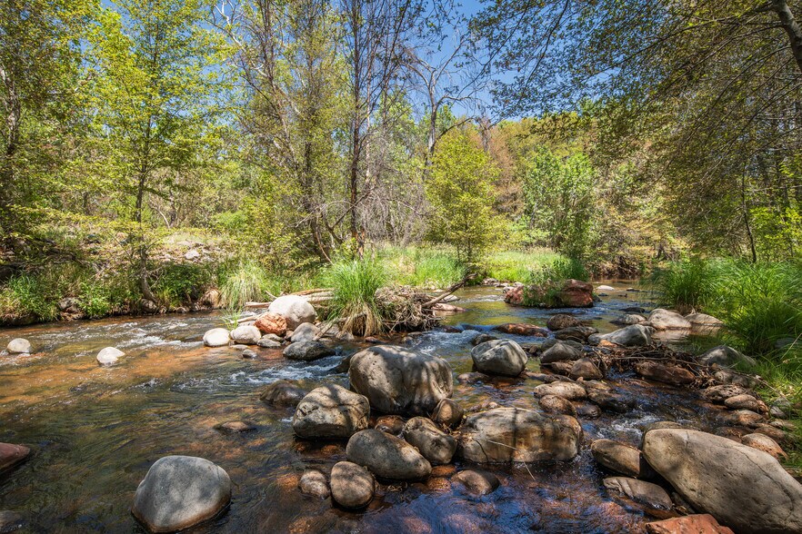 More Photos Of 25 Schnebly Hill Rd, Sedona Freestanding For Sale
