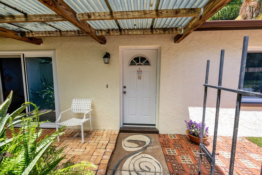 More Photos Of 7128 Wrenwood Cir, Tampa Rehabilitation Center For Sale