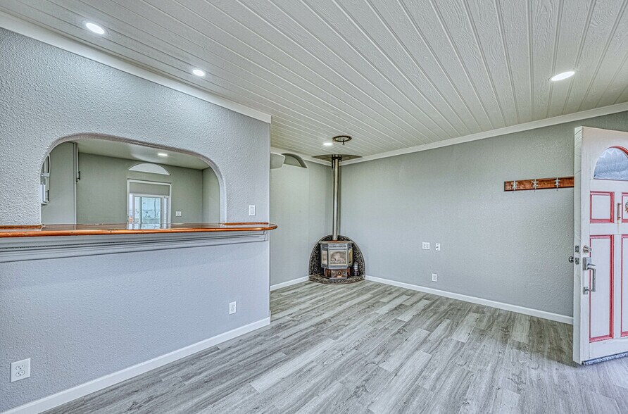 More Photos Of 7550 Sandholdt Rd, Moss Landing Warehouse For Sale