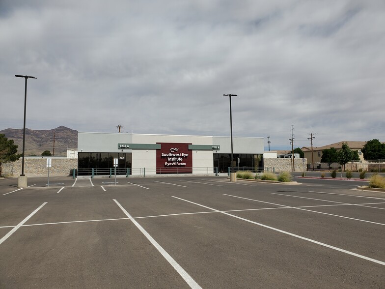 Primary Photo Of 9235 Dyer St, El Paso Medical For Lease