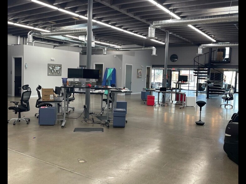 Primary Photo Of 2602 N 37th Dr, Phoenix Warehouse For Lease