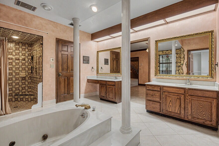 More Photos Of 2160 Laurence Dr, Clearwater Office For Sale