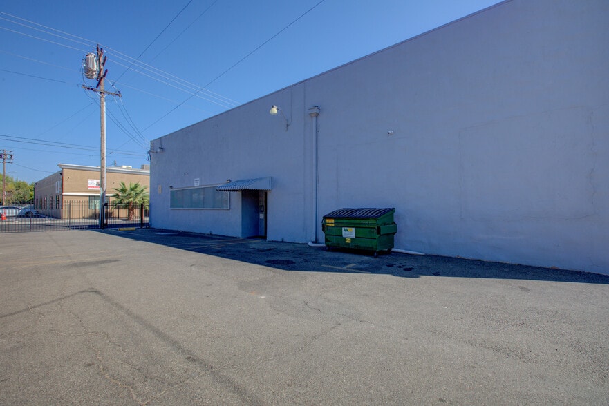 More Photos Of 1029-1045 N El Dorado St, Stockton Office For Lease