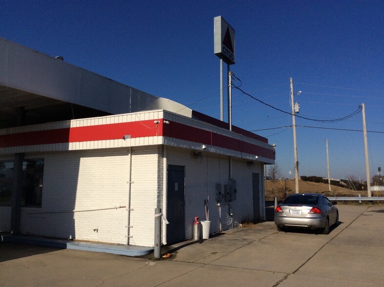 More Photos Of 2760 N Roberts Ave, Lumberton Convenience Store For Sale