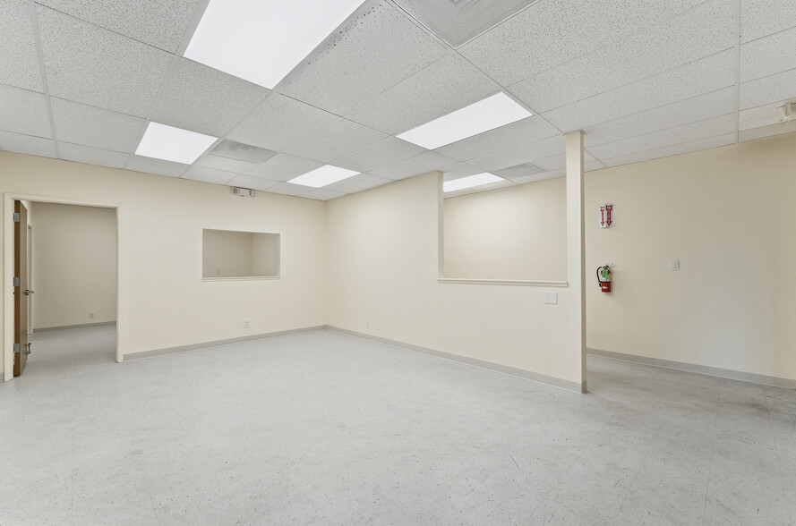 More Photos Of 6006 N El Dorado St, Stockton Office For Sale