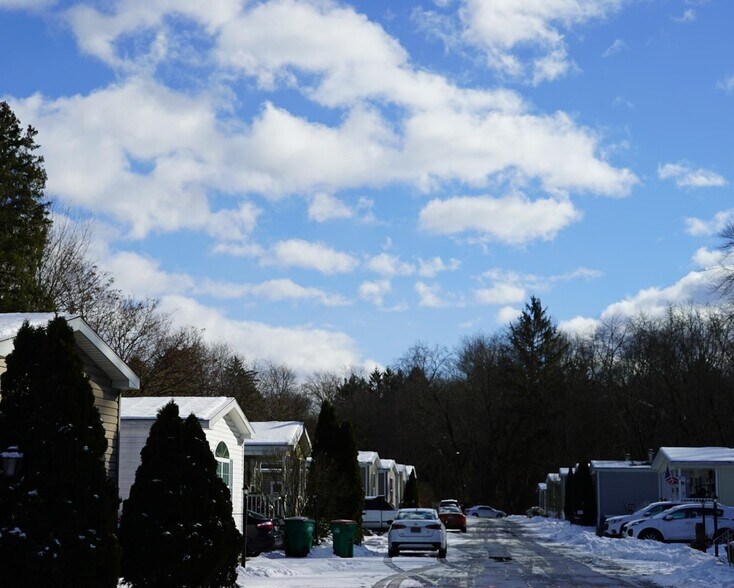 Primary Photo Of 575 Creek Rd, Poughkeepsie Manufactured Housing Mobile Home Park For Sale