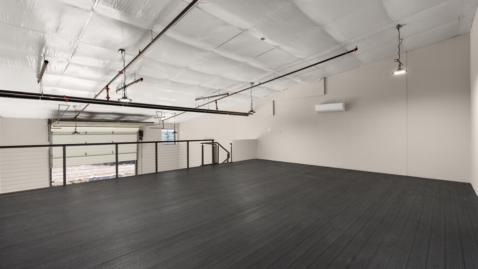 More Photos Of 13807 FM 812 Rd, Del Valle Warehouse For Sale