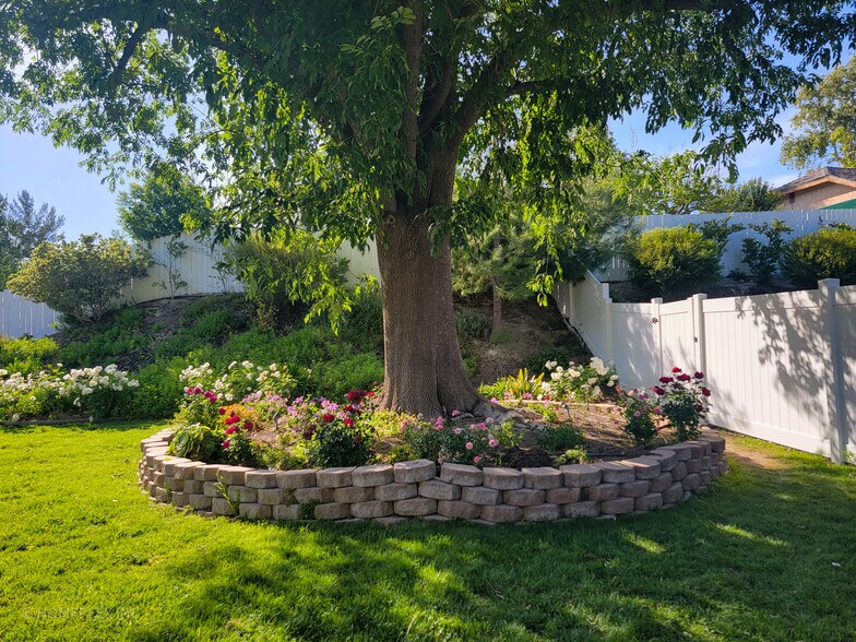 More Photos Of 7501 Linley Ln, Canoga Park Specialty For Sale