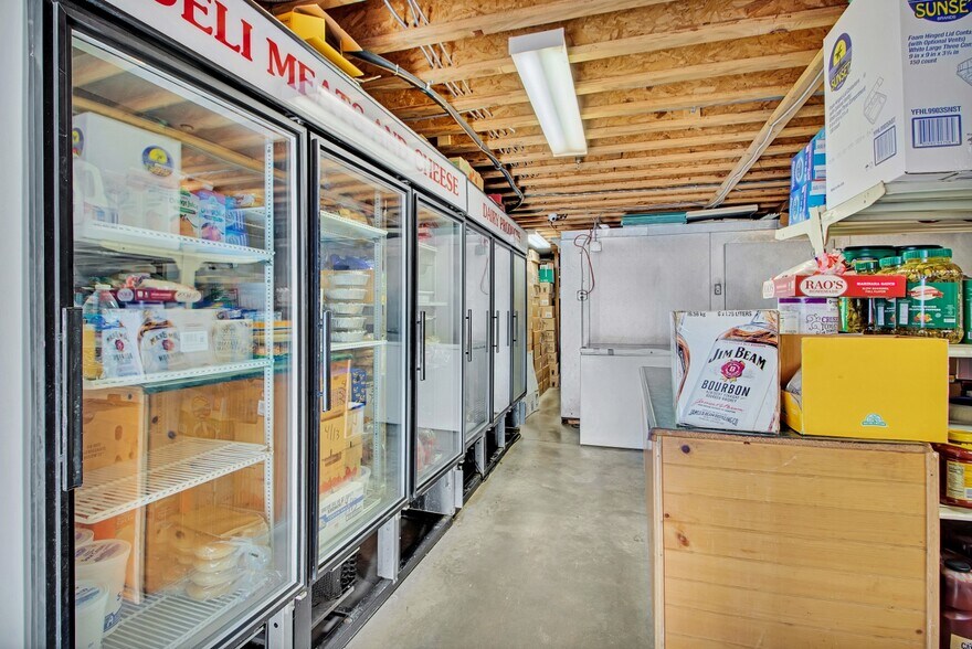 More Photos Of 33 Orange Ave, Walden Restaurant For Sale