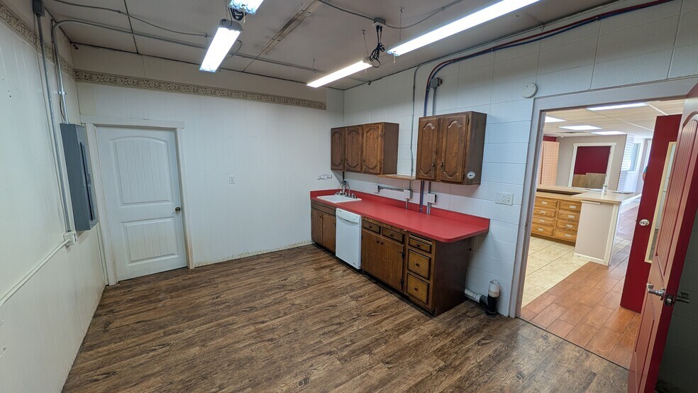 More Photos Of 922 Division St, Mishawaka Storefront Retail Office For Sale