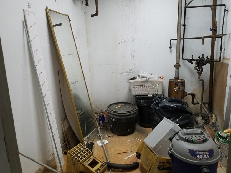 More Photos Of 13613-13637 Annapolis Rd, Bowie Storefront For Sale