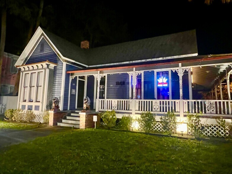 More Photos Of 117 S French Ave, Sanford Restaurant For Lease