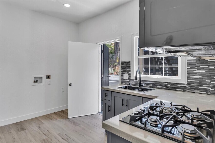 More Photos Of 3300 Harrison St, Oakland Apartments For Sale