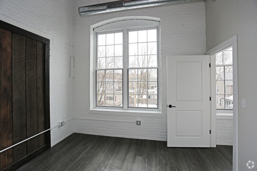 More Photos Of 24 Amity St, Cohoes Apartments For Sale