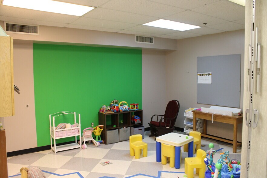 More Photos Of 4300 Parvin Rd, Kansas City Religious Facility For Sale