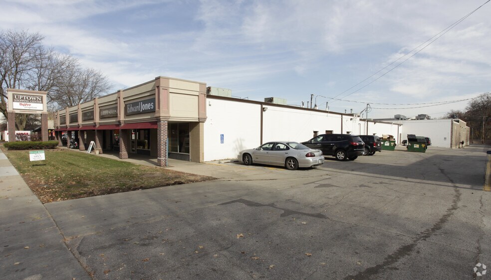 More Photos Of 4110-4126 University Ave, Des Moines General Retail For Lease