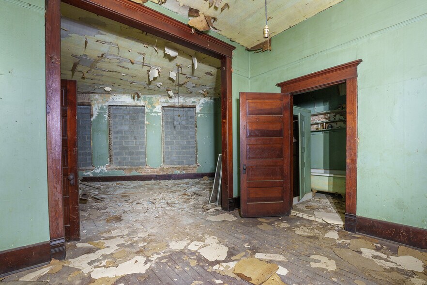 More Photos Of 406 N State Line Ave, Texarkana Storefront Retail Residential For Lease