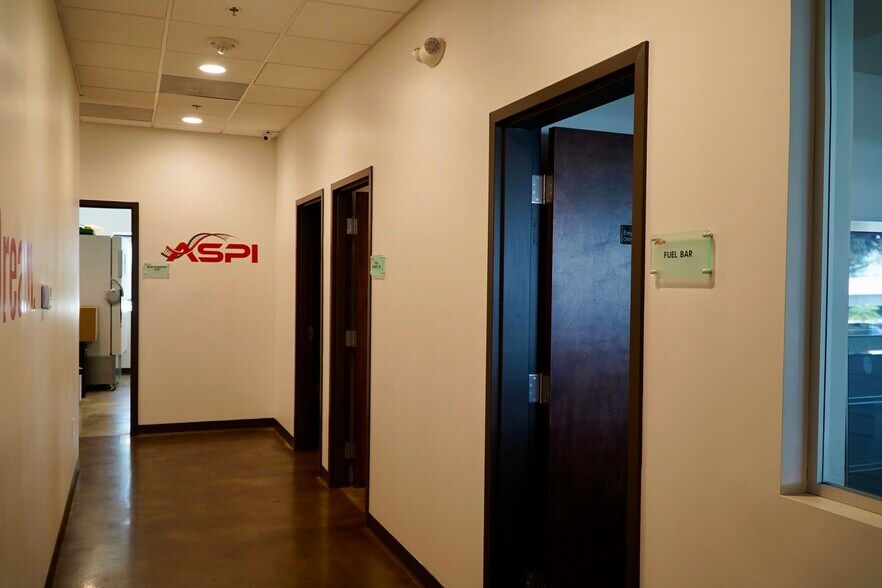 More Photos Of 5850 W Cypress St, Tampa Office For Lease