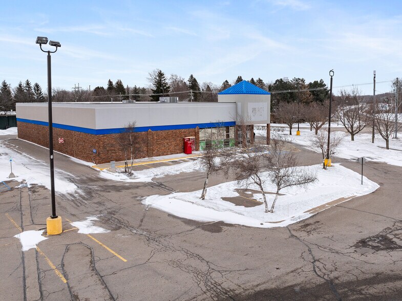 More Photos Of 195 M 66 N, Charlevoix Drugstore For Sale