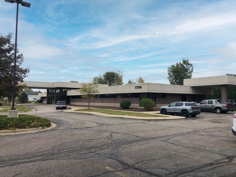 More Photos Of 1794 N Lapeer Rd, Lapeer Medical For Lease