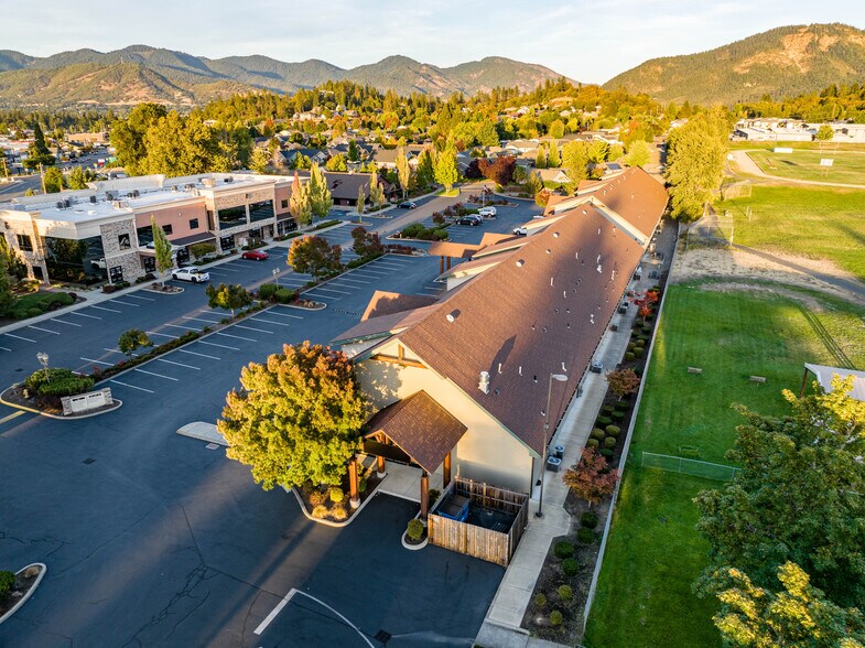 More Photos Of 1879 Williams Hwy, Grants Pass Medical For Sale