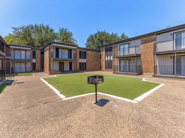 More Photos Of 2833 Community Dr, Dallas Apartments For Sale