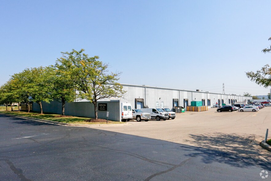 More Photos Of 5549-5585 Spellmire Dr, Cincinnati Warehouse For Lease