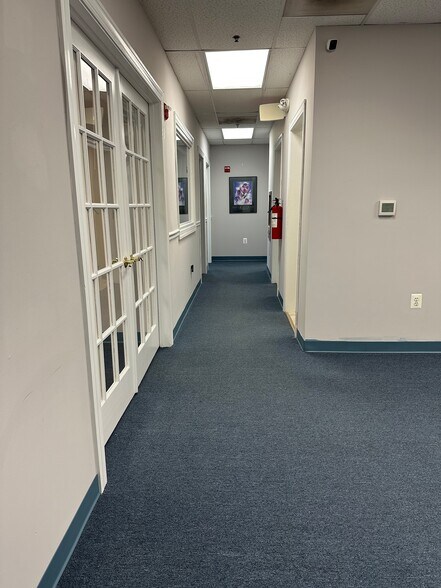 More Photos Of 4004 Genesee Pl, Woodbridge Medical For Lease