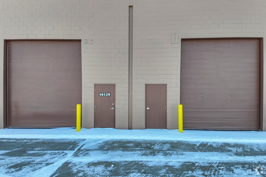 More Photos Of 16129 Common Rd, Roseville Warehouse For Lease