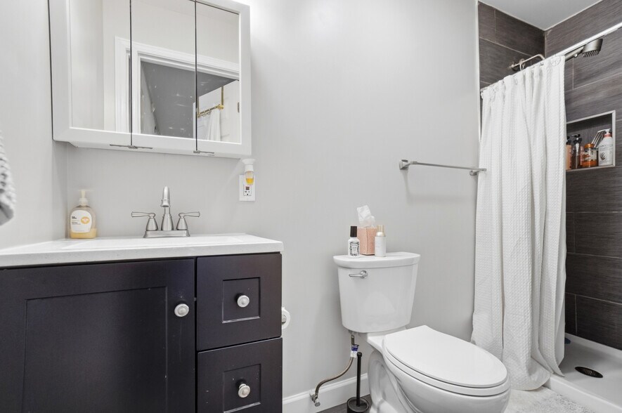 More Photos Of 2406 Auburn Ave, Cincinnati Office Residential For Sale