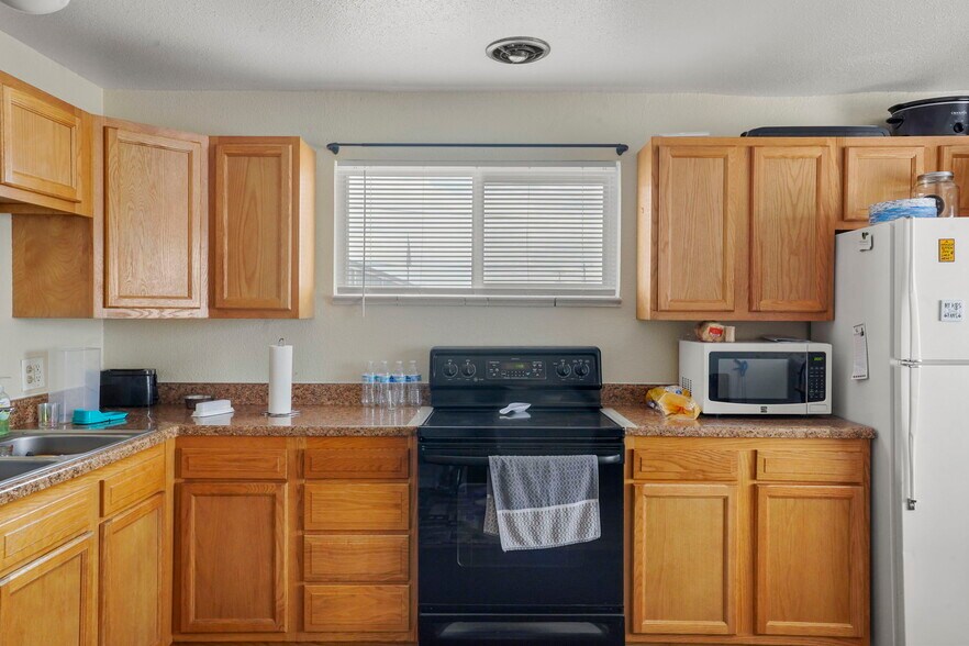 More Photos Of 3129 N El Paso St, Colorado Springs Apartments For Sale