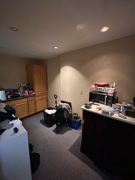 More Photos Of 360 E Wyomissing Ave, Mohnton General Retail For Lease