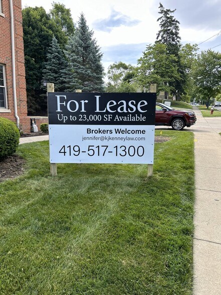 More Photos Of 5470 Main St, Sylvania Office For Lease