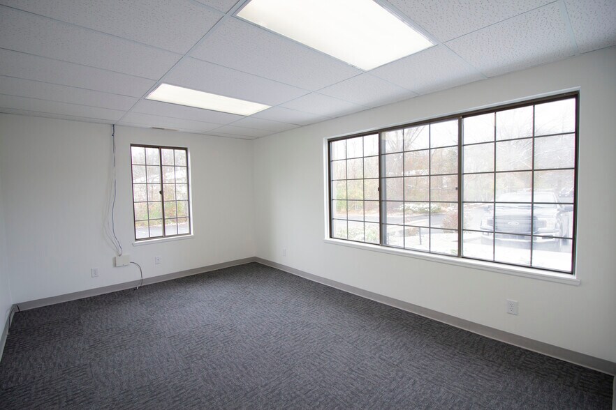 More Photos Of 3030 S 9th St, Kalamazoo Medical For Sale