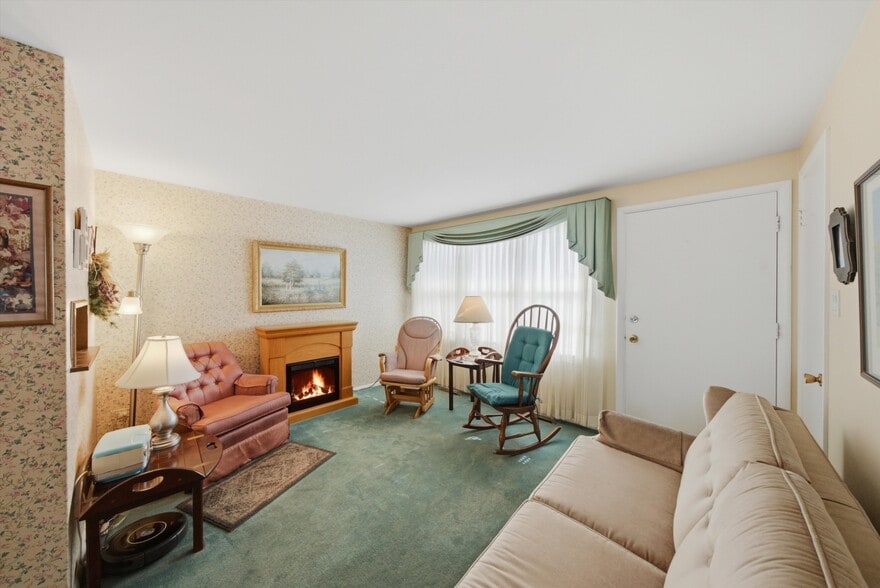 More Photos Of 34112 N Barron Blvd, Grayslake Flex For Sale