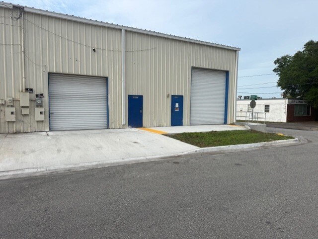 Primary Photo Of 5808-5818 Commerce St, Jacksonville Warehouse For Lease