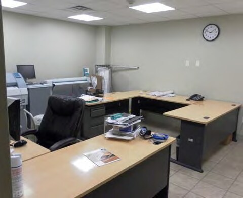 More Photos Of 302 Casa Blanca St, San Antonio Warehouse For Sale