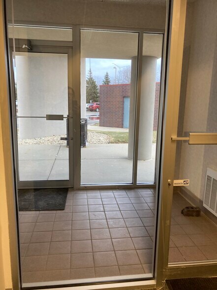 More Photos Of 258 Corporate Dr, Madison Office For Lease