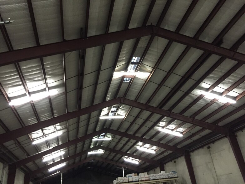 More Photos Of 5125 I-37 Fwy, Corpus Christi Warehouse For Lease