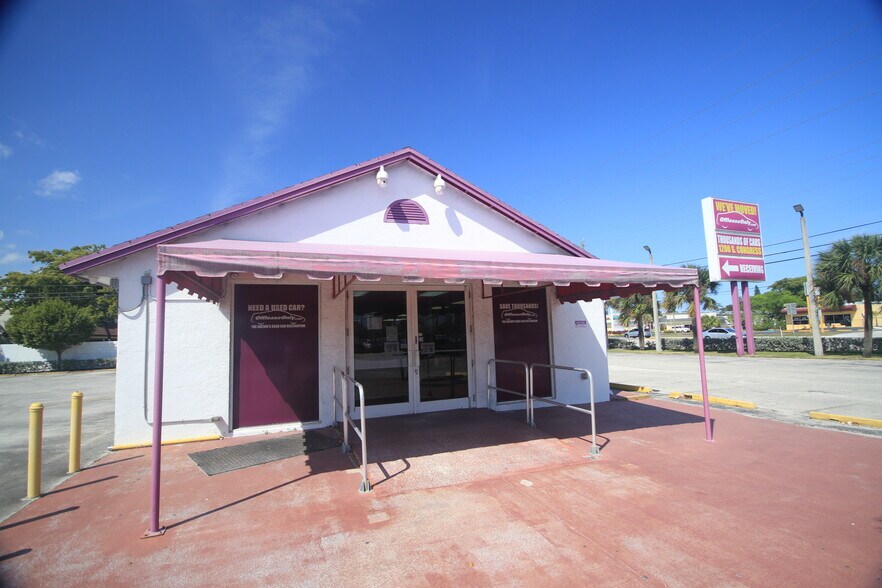 Primary Photo Of , West Palm Beach General Retail For Sale
