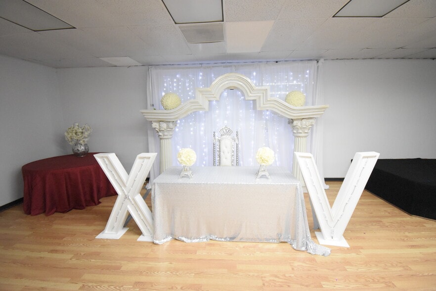 More Photos Of 550 FM 1959 Rd, Houston General Retail For Sale