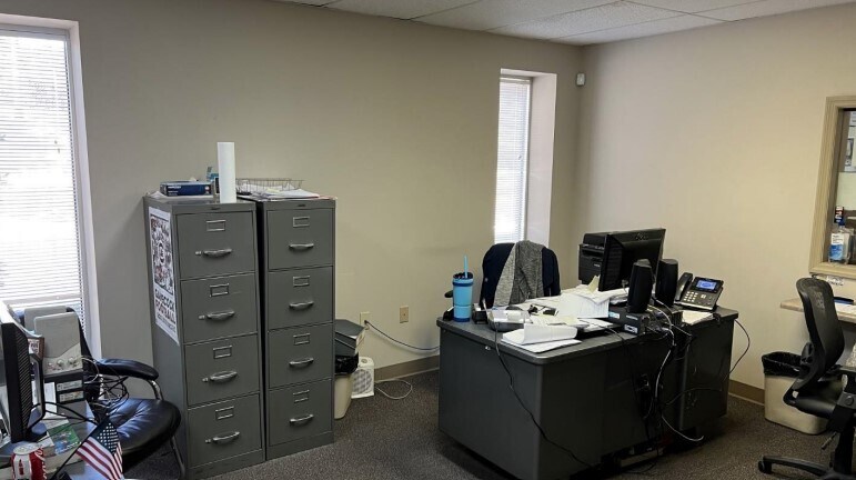 More Photos Of 2362 S Pine St, Spartanburg Service For Lease