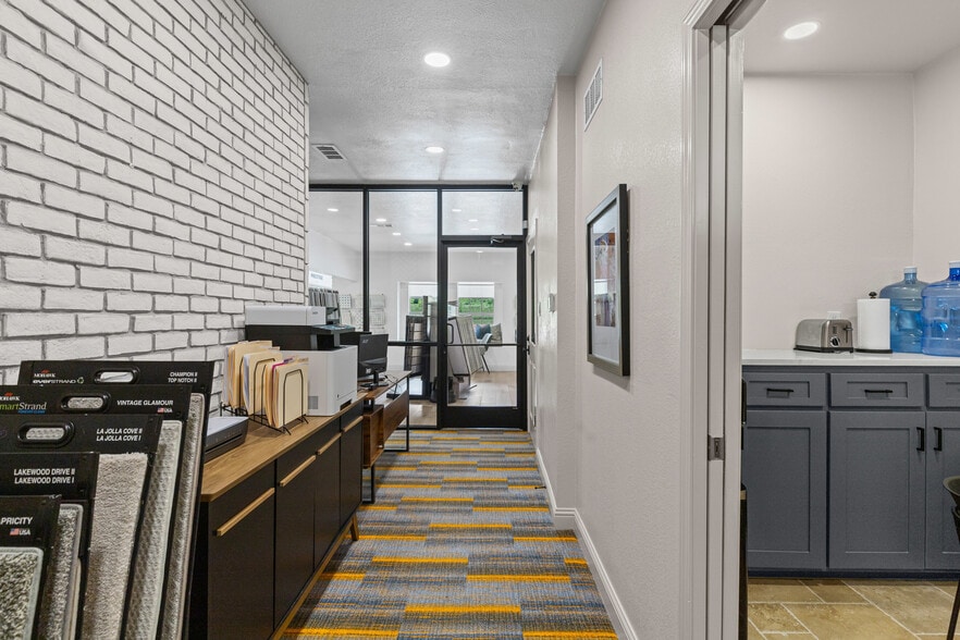 More Photos Of 621 N FM 1187, Aledo Office For Lease