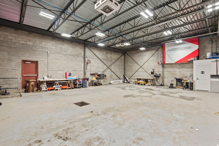 More Photos Of 1500-1502 Boul Des Laurentides, Laval Storefront Retail Residential For Sale