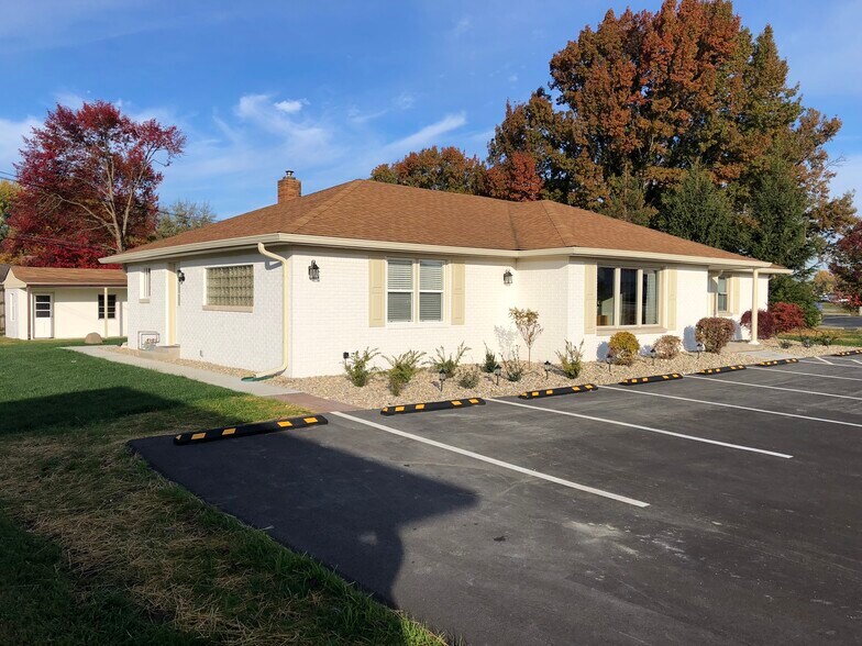 More Photos Of 7662 US 31 S, Indianapolis Office Residential For Sale