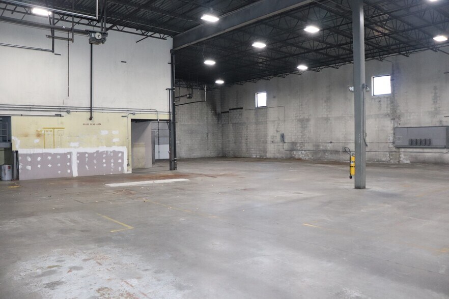 More Photos Of 1 Nablus Rd, Wakefield Distribution For Lease