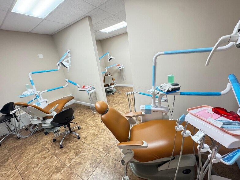 More Photos Of 1696 S Military Trl, West Palm Beach Medical For Lease